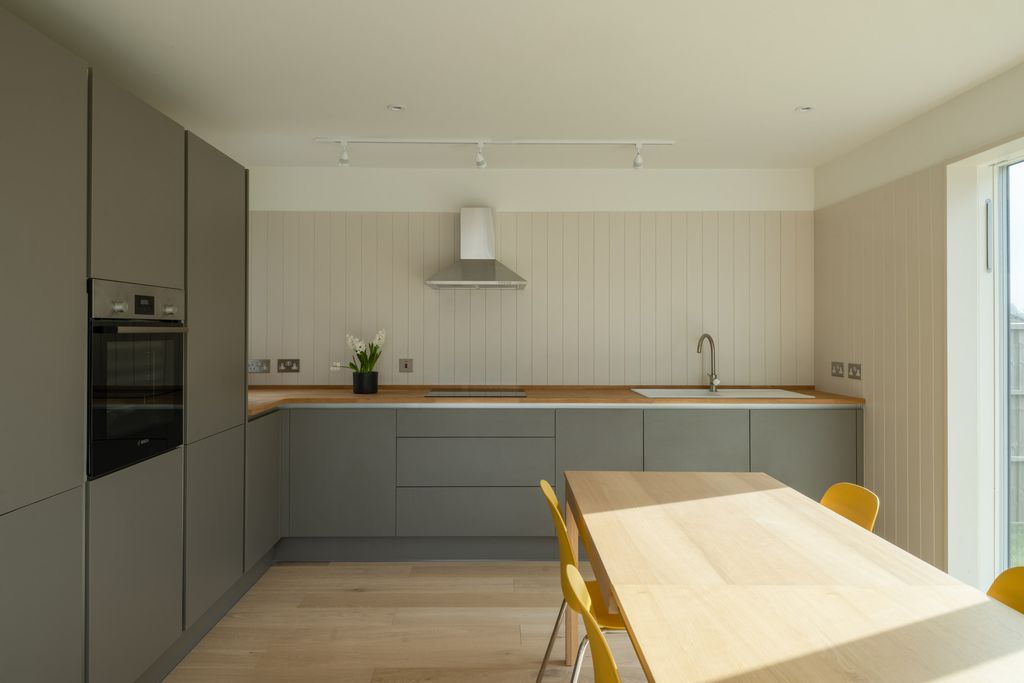 Property photo 2 of 19 330739 - 2Gardencourt_Highres-22.Jpg