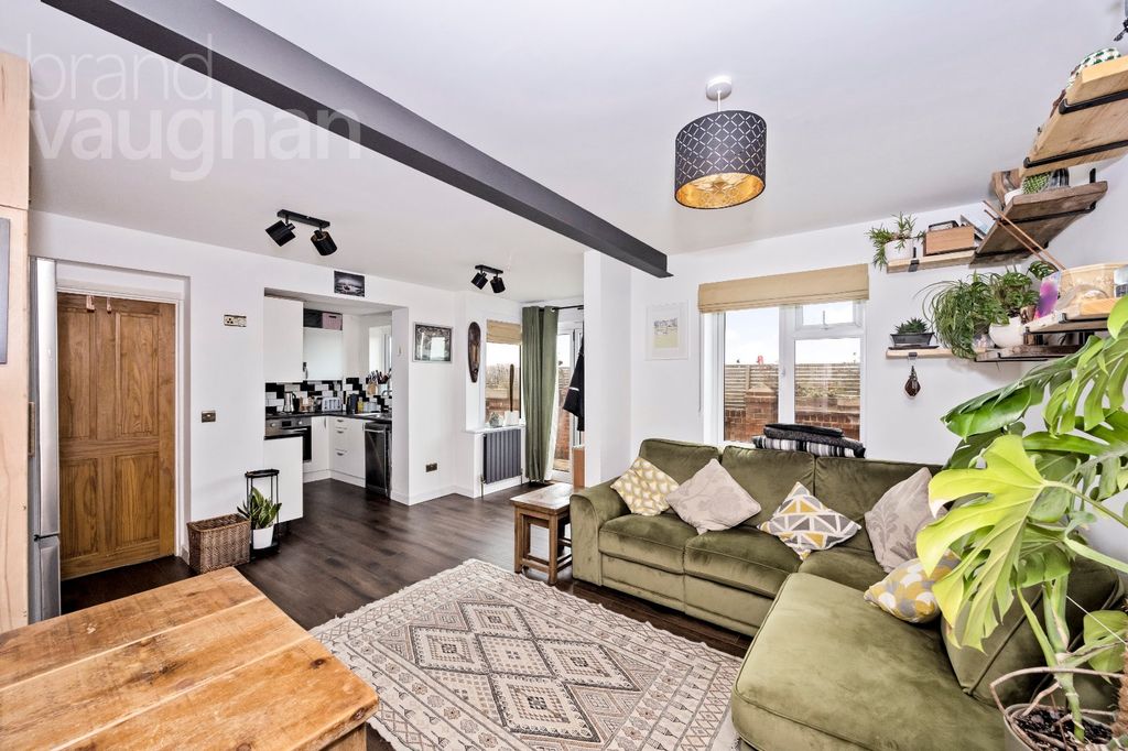 Property photo 3 of 19 Picture No. 16