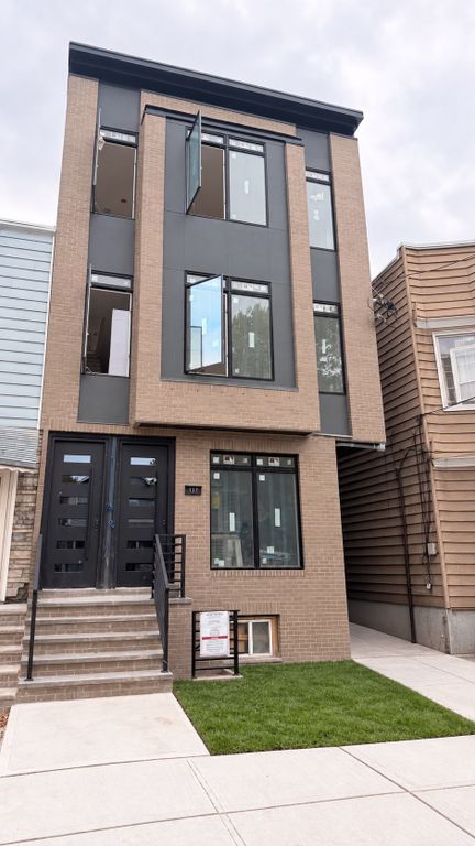 Property photo 1 of 1