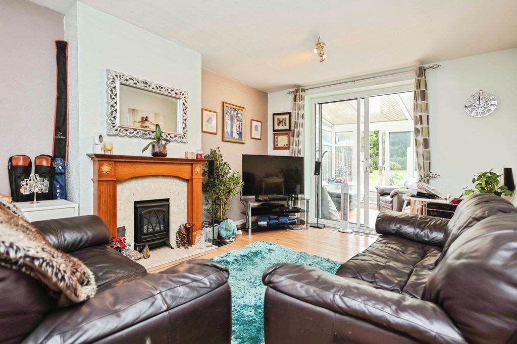 Property photo 2 of 20 Pbox-Img.Jpg