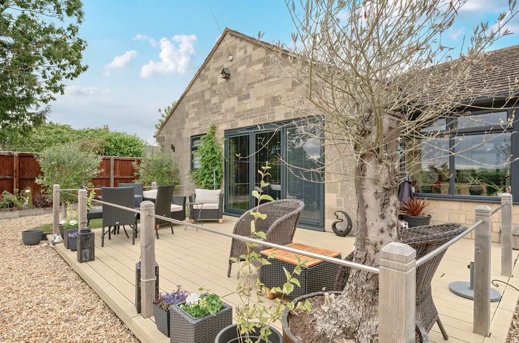 Property photo 2 of 37 1304671-10-68407F...