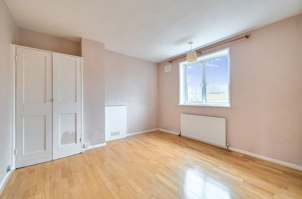 Property photo 2 of 19 1421977-1-69A1717...