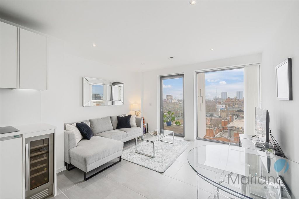 Property photo 1 of 12 Reception Room