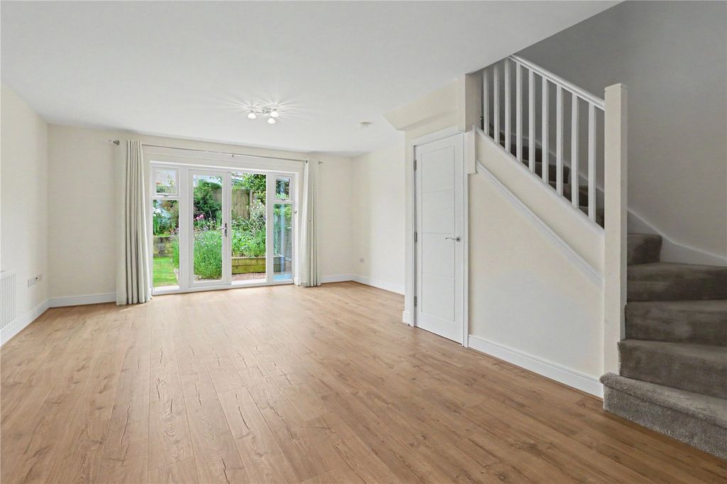Property photo 3 of 10 Living Room