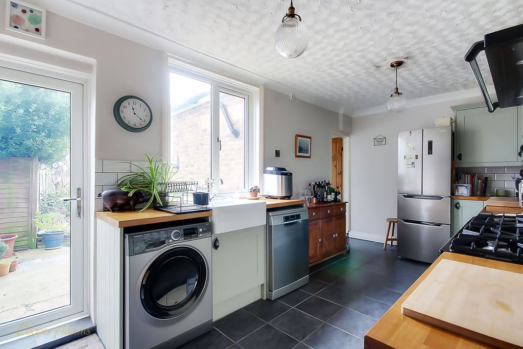 Property photo 3 of 13 Kitchen