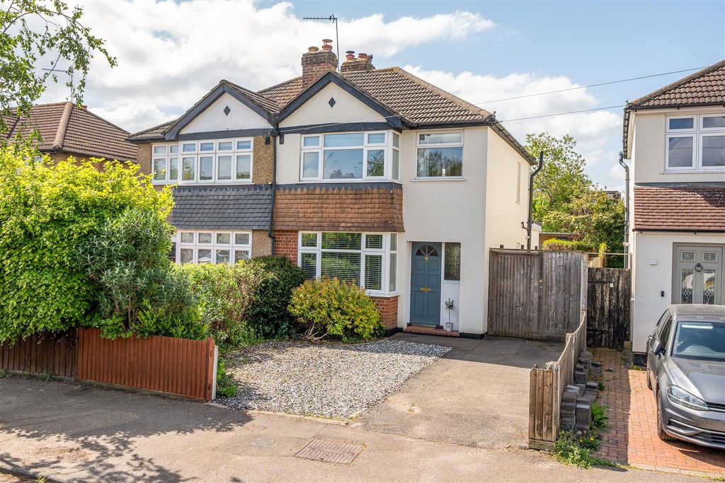 Property photo 1 of 11 Barton Way - Front 1B.Jpg