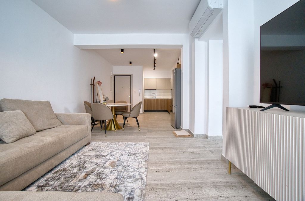 Property photo 2 of 30