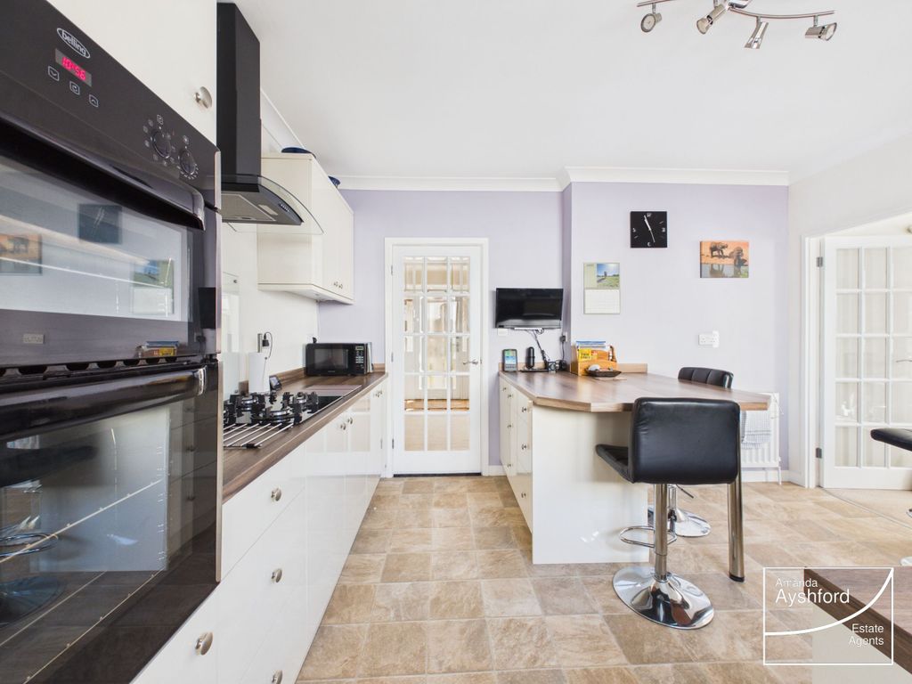 Property photo 3 of 37