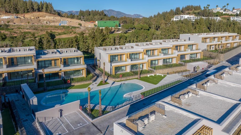 Property photo 2 of 86