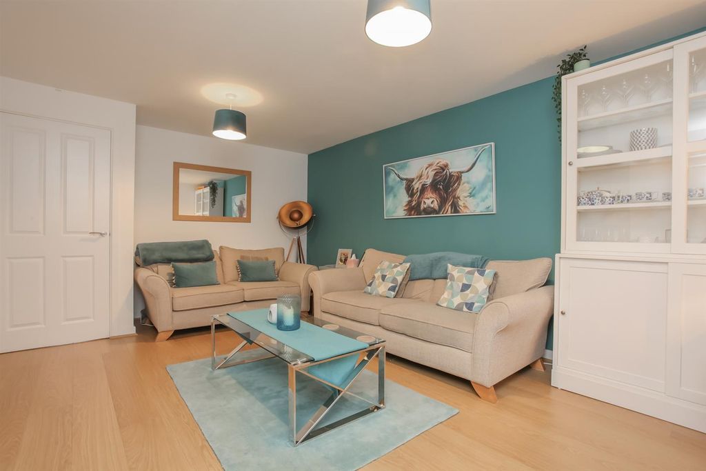 Property photo 3 of 14 Lounge 2.Jpg