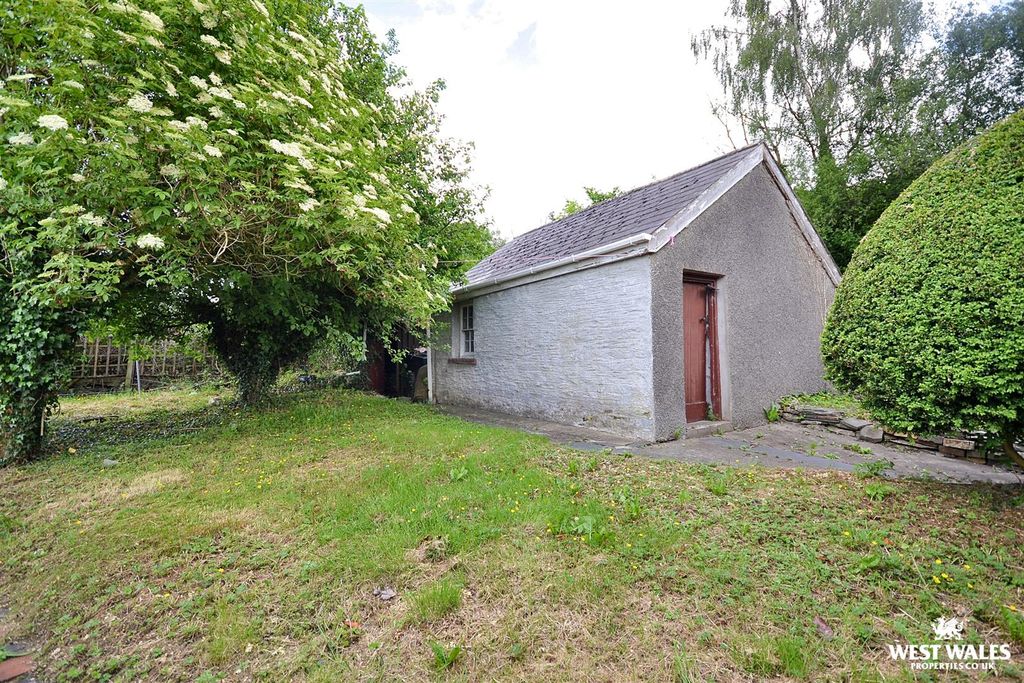 Property photo 2 of 25 Outbuilding