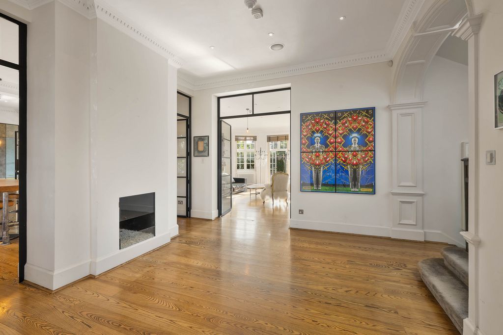 Property photo 3 of 18