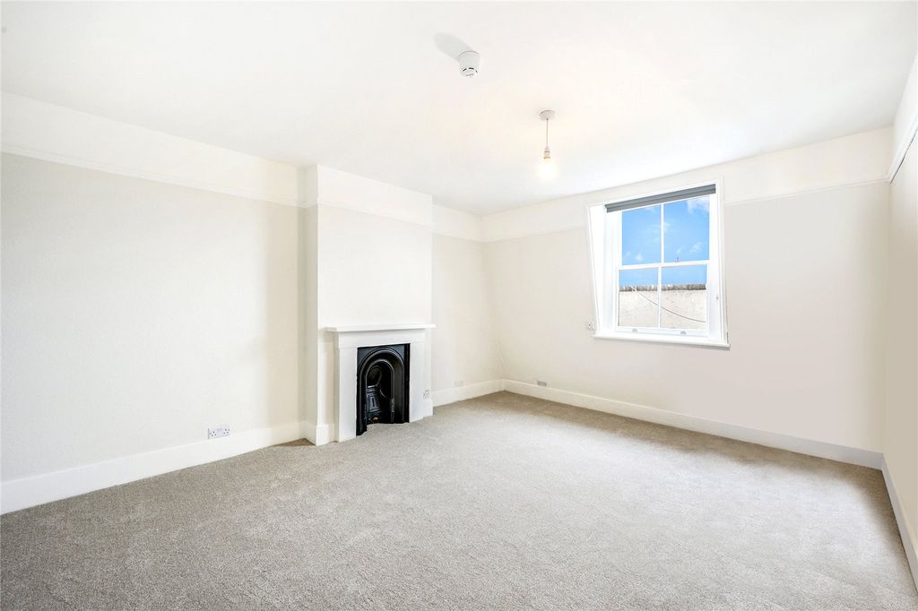 Property photo 1 of 6 Studio Room