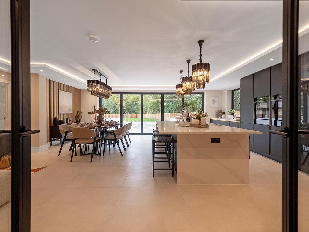 Property photo 3 of 23 Kitchen