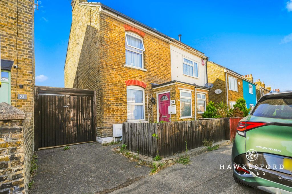 Property photo 1 of 13 Murston Road, Sittingbourne - Front