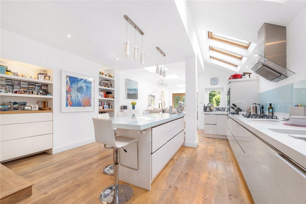 Property photo 1 of 18 Open Plan Kitchen