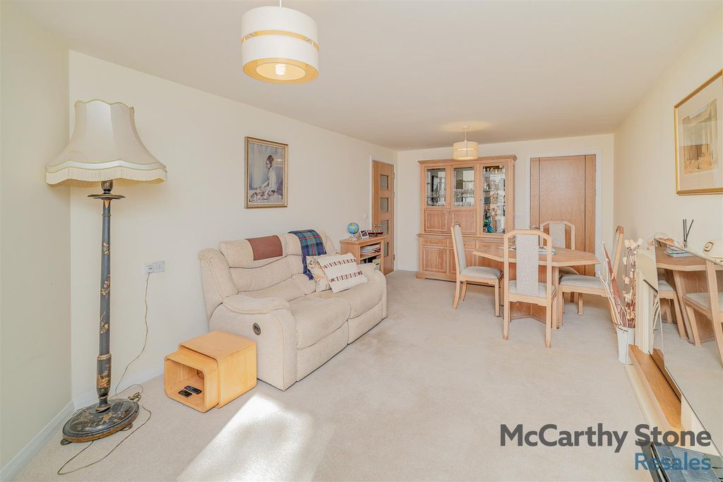 Property photo 3 of 25 8664611-Interior02.Jpg