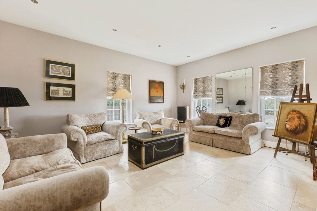 Property photo 3 of 35 Pbox-Img.Jpg