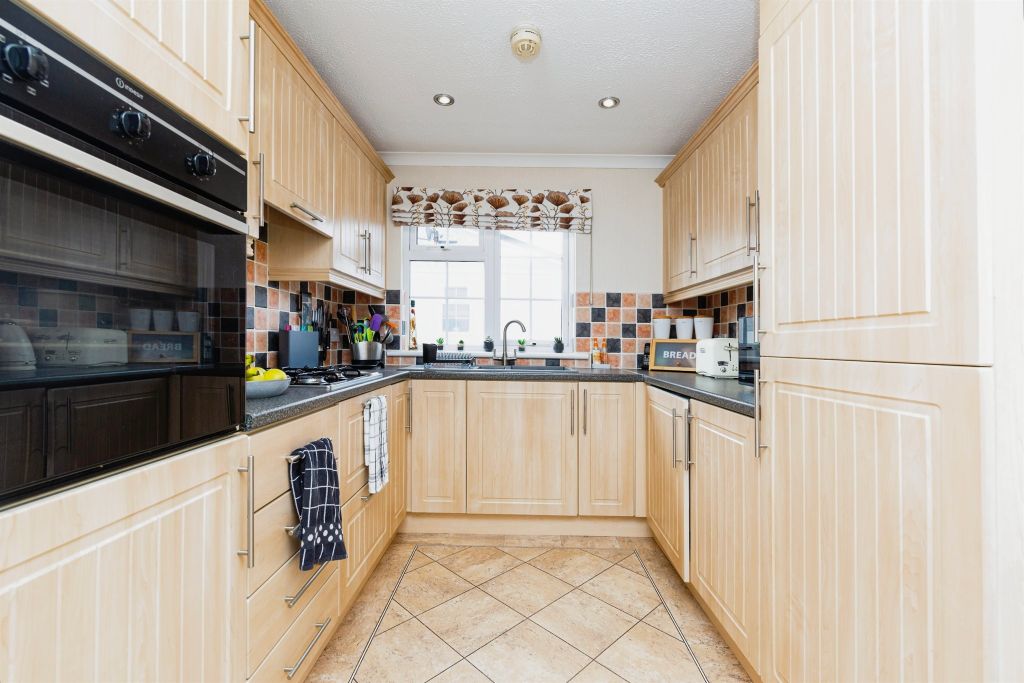 Property photo 3 of 16