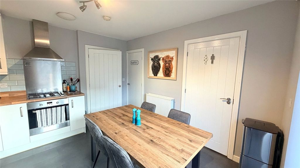 Property photo 3 of 15 Picture No. 10