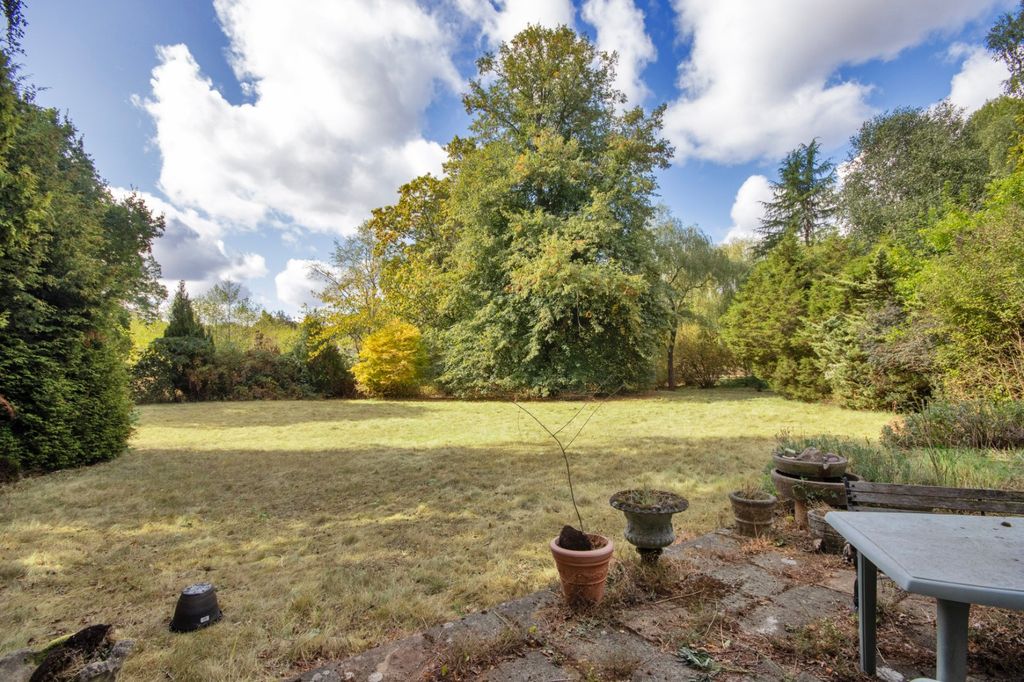 Property photo 3 of 11 Garden