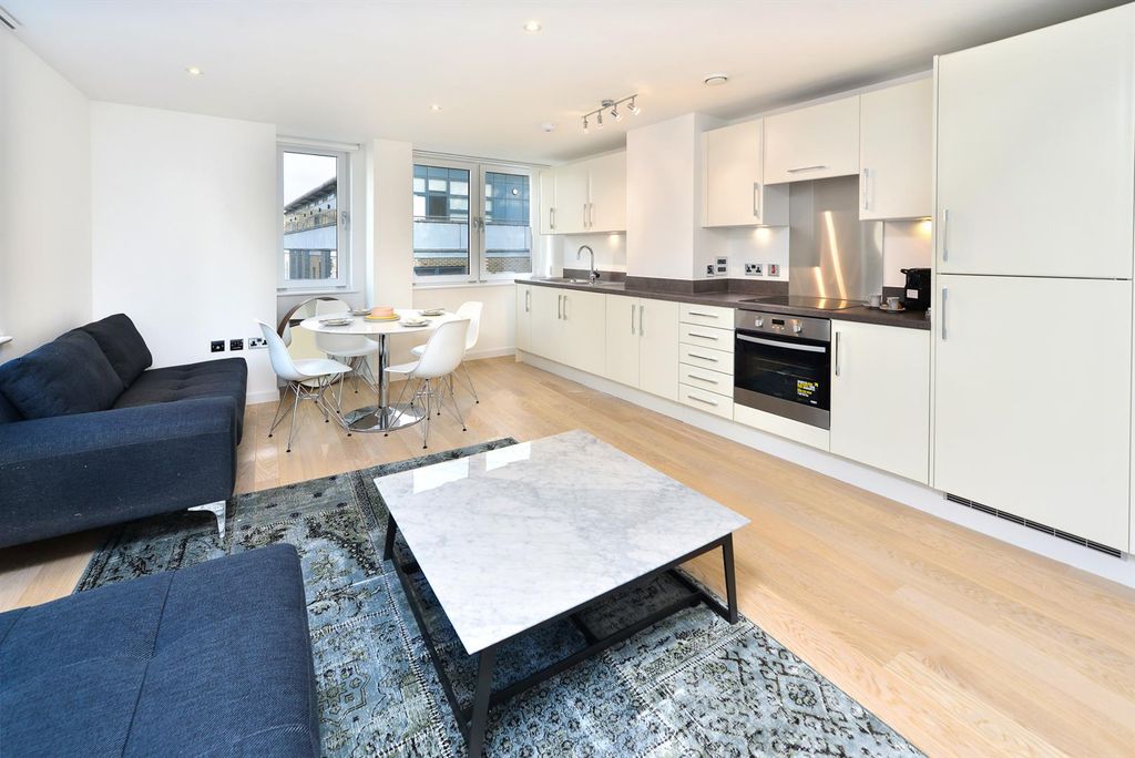 Property photo 3 of 9 Shoreditch-Heights,14-Rec-2-Web.Jpg