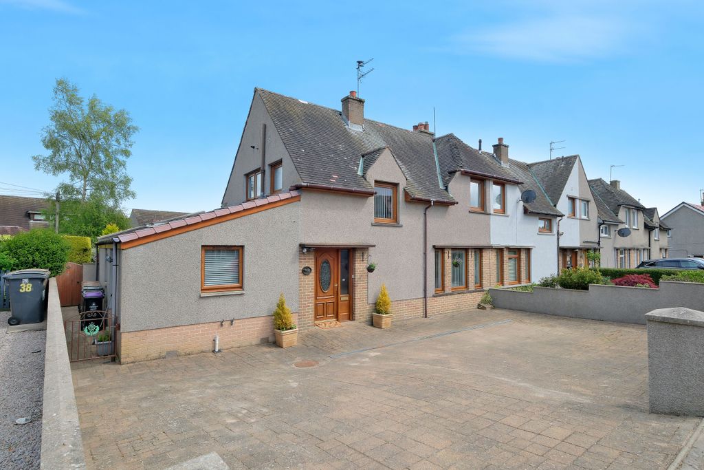 Property photo 1 of 52