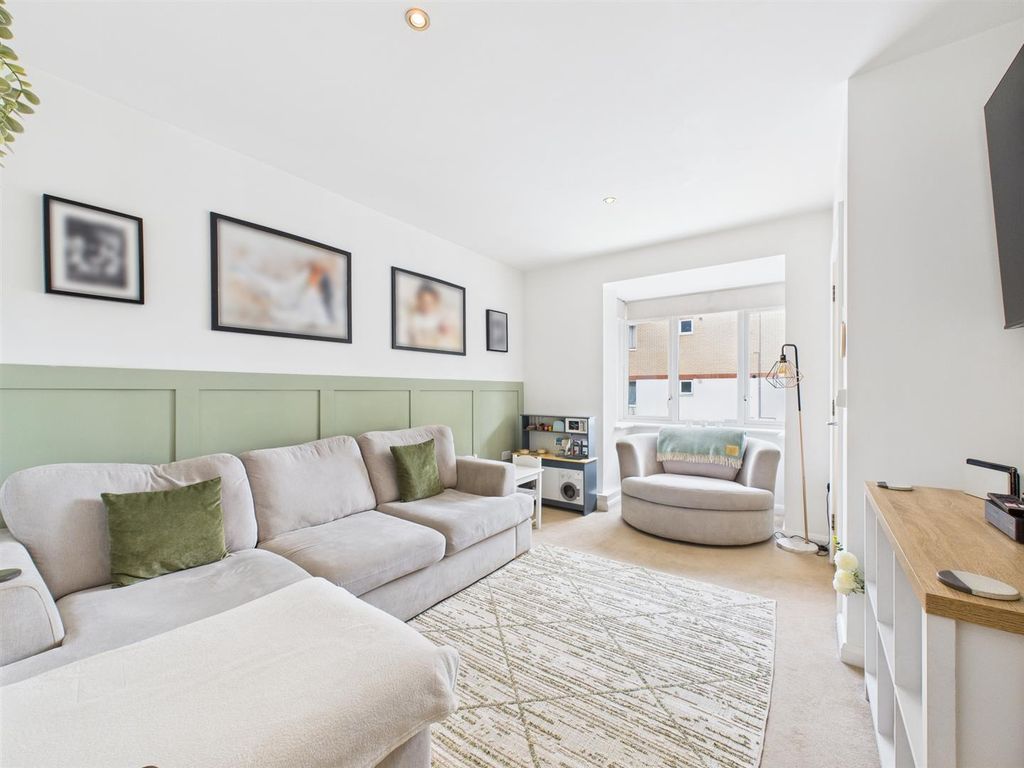 Property photo 2 of 20 Cam02885G0-Pr0416-Still012.Jpg