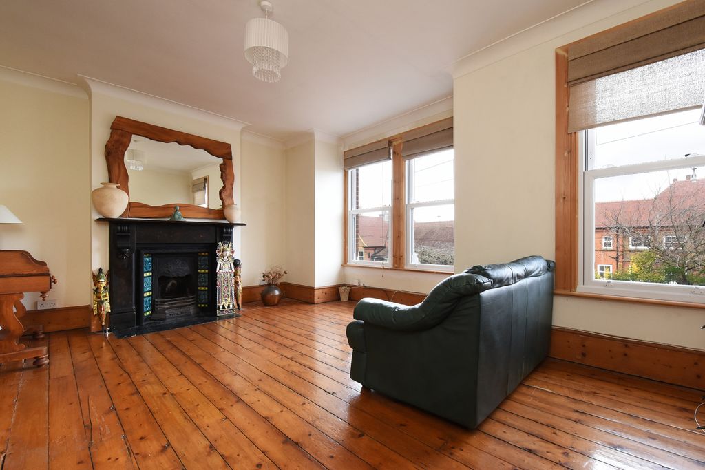 Property photo 2 of 7