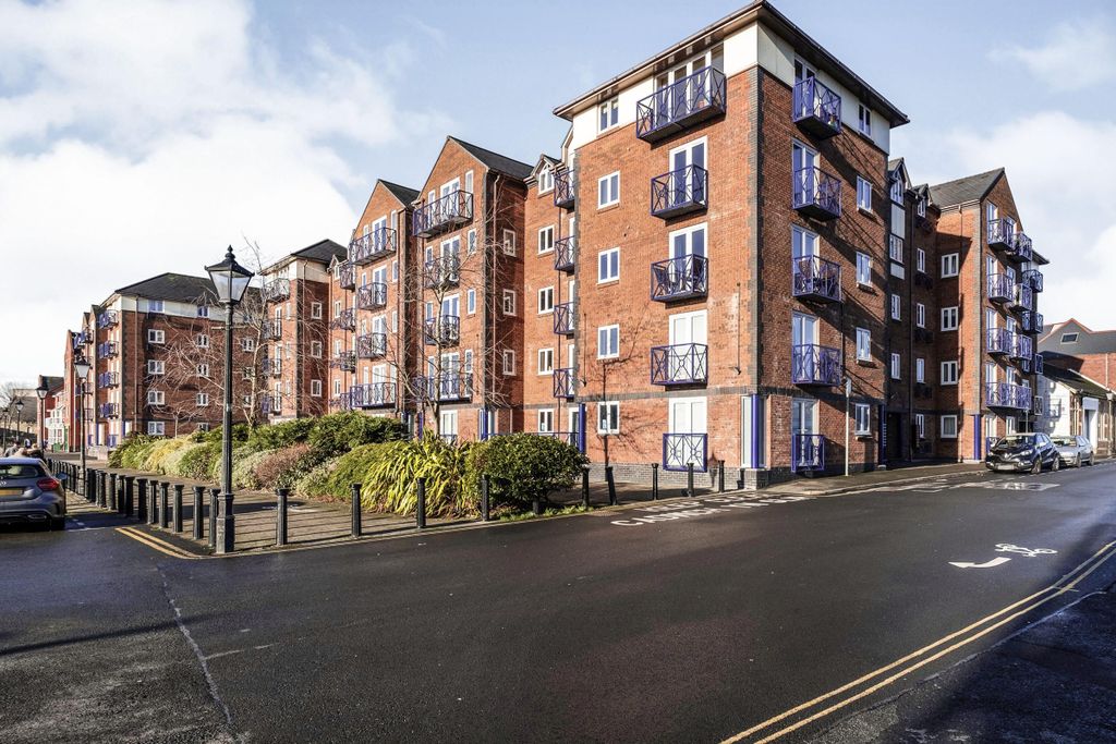 Property photo 1 of 8 Front