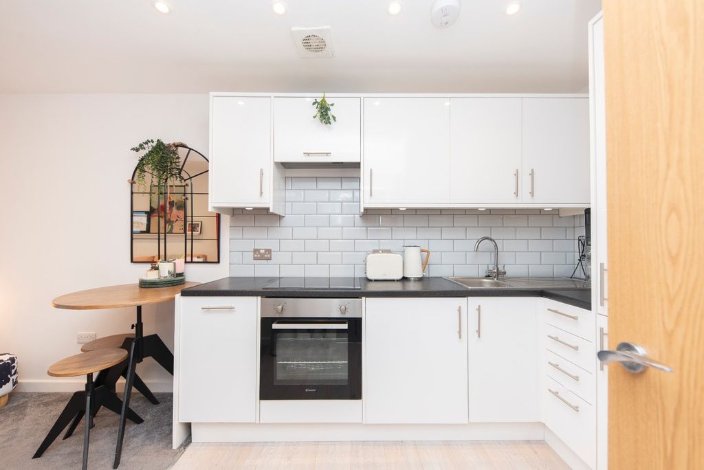 Property photo 2 of 14 Picture No. 05