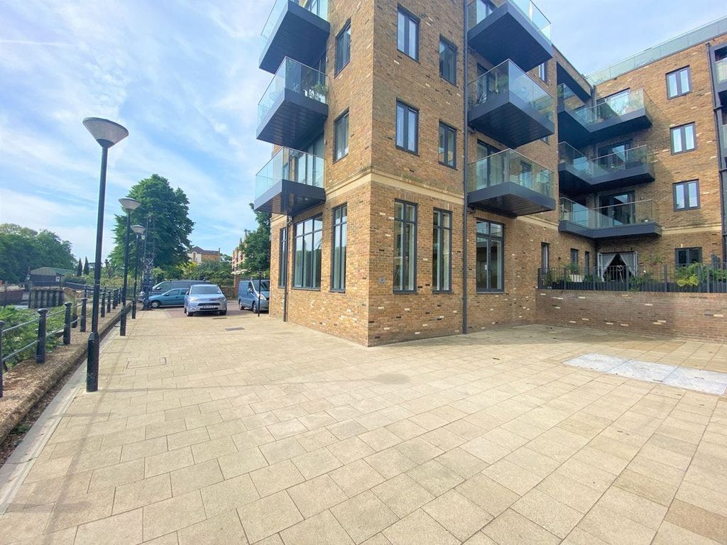 Property photo 1 of 9 Unit 3 Lion Wharf - Old Isleworth (1) (Copy).Jpg