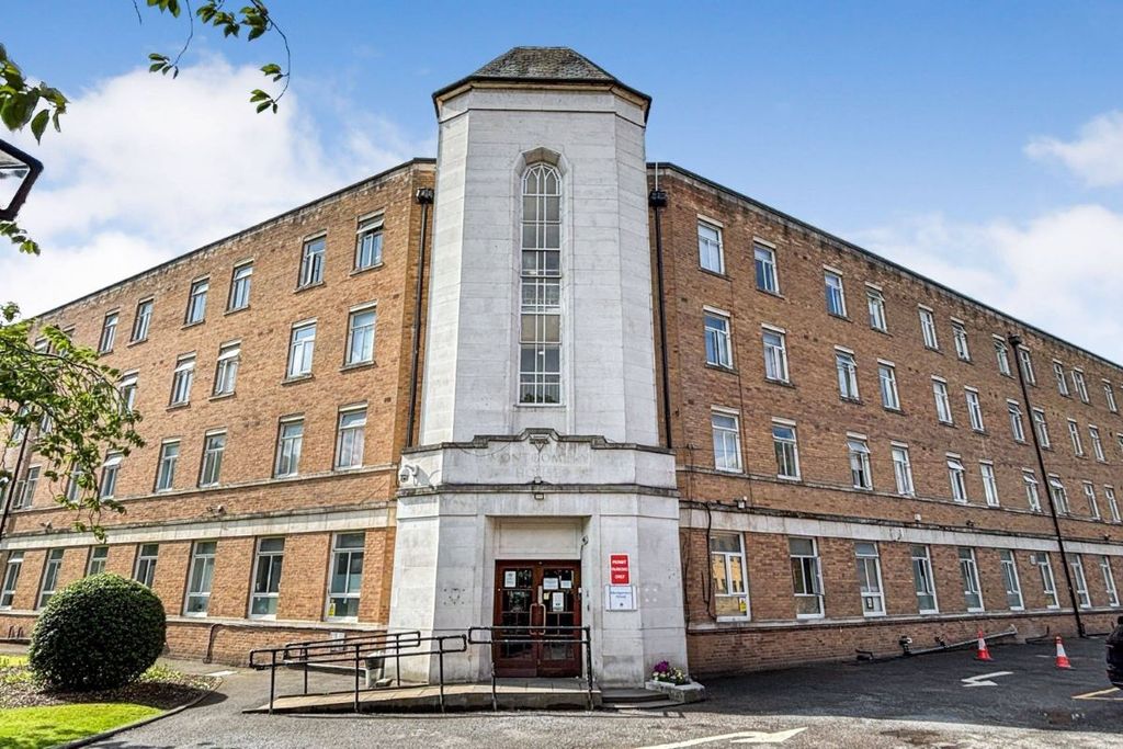 Property photo 1 of 5