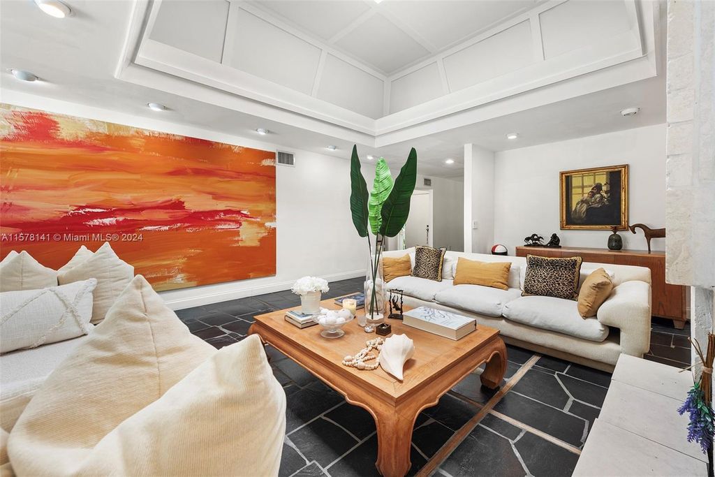 Property photo 3 of 50 <Alttext/>