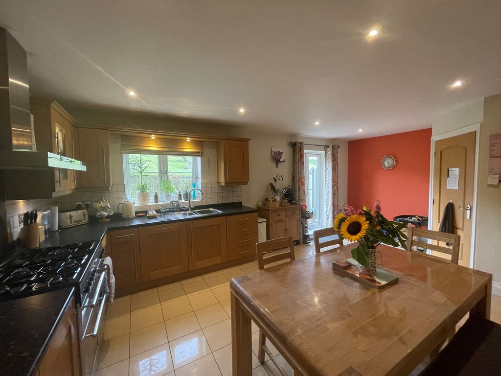 Property photo 3 of 10 Image