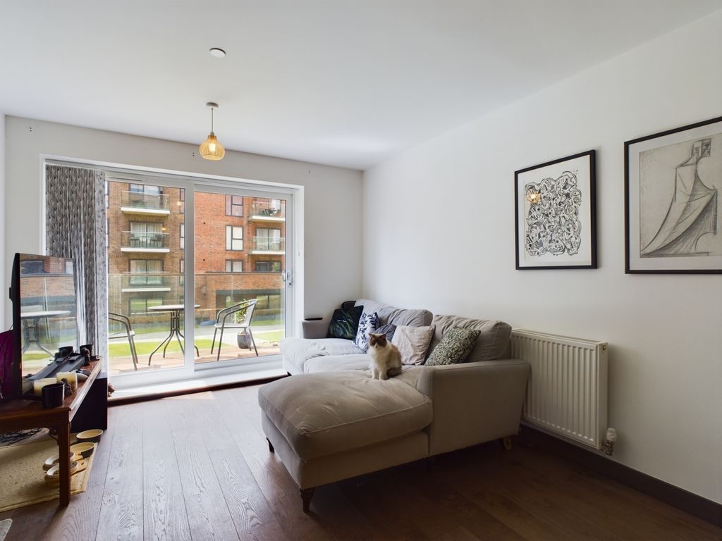 Property photo 2 of 9 Cam01909G0-Pr0196-Still007