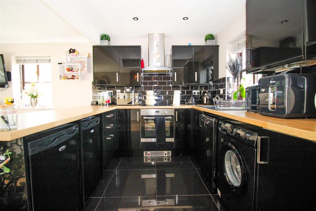 Property photo 3 of 9 Img_4690.Jpg
