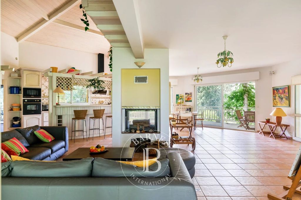 Property photo 3 of 17