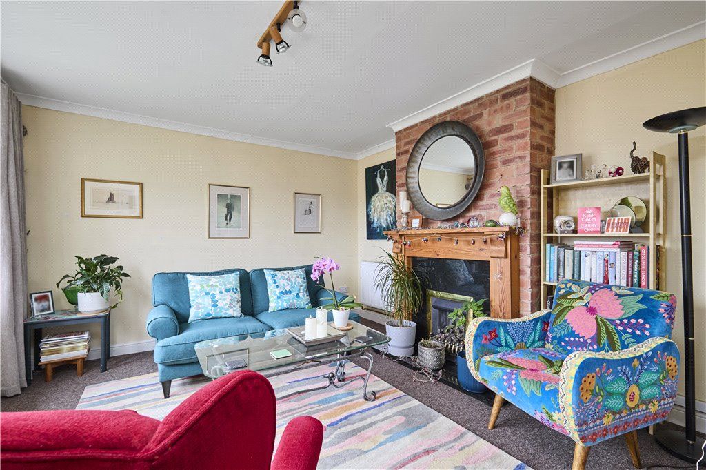 Property photo 2 of 14 Sitting Room