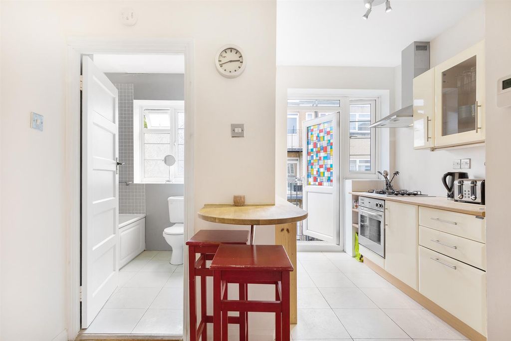 Property photo 3 of 15 07660_00334880.Jpg