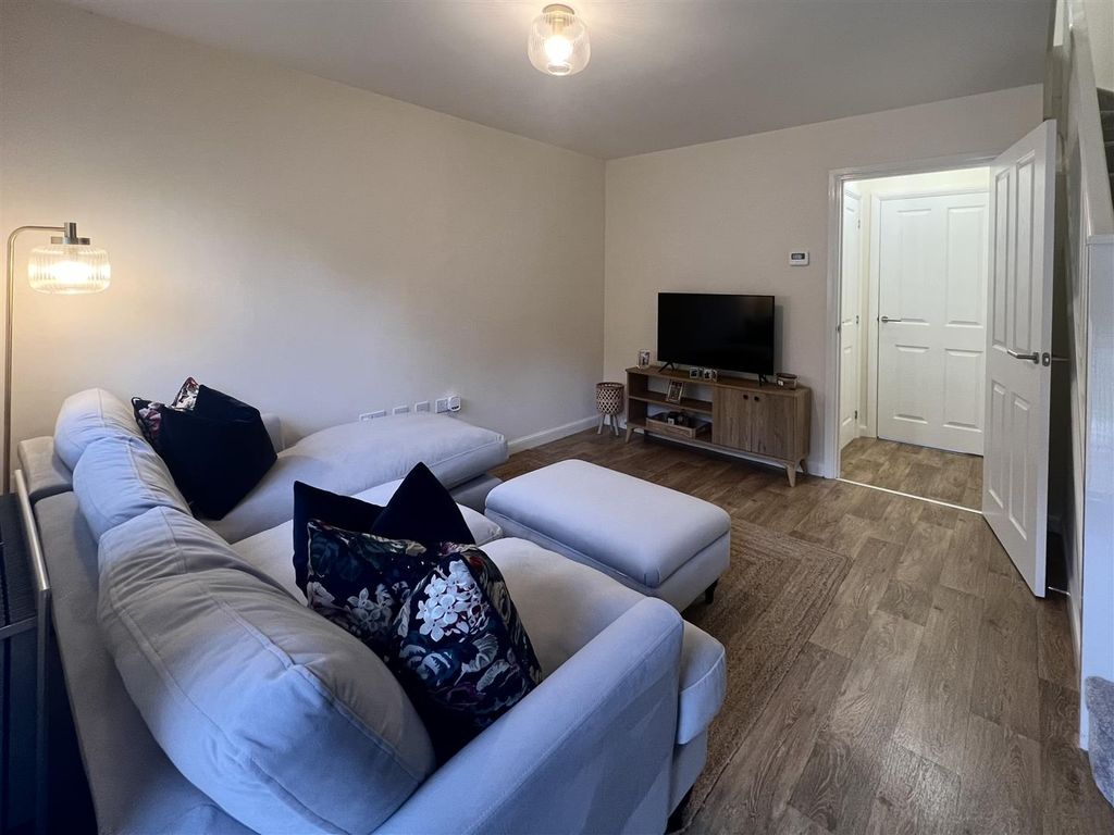 Property photo 2 of 15 Image00014.Png