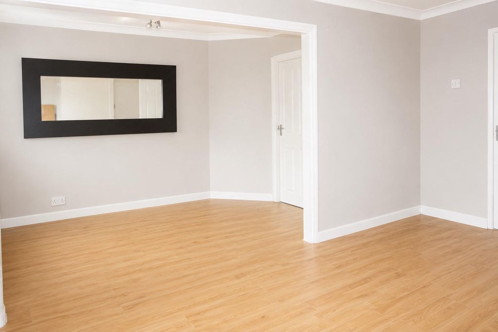 Property photo 2 of 11 02.Jpg