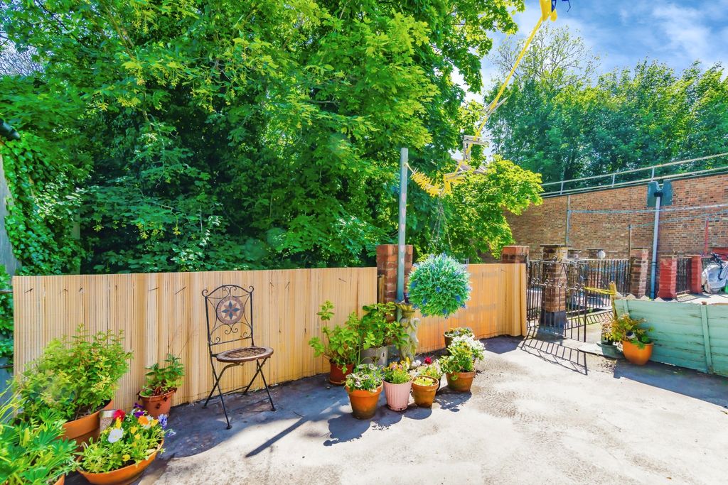 Property photo 1 of 16 Photography