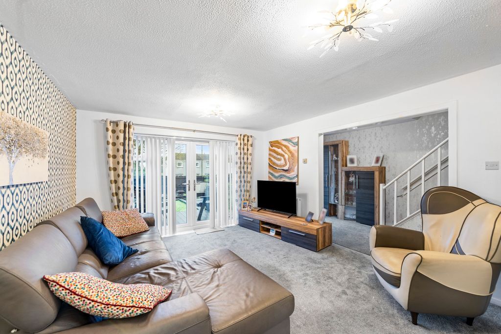 Property photo 2 of 24