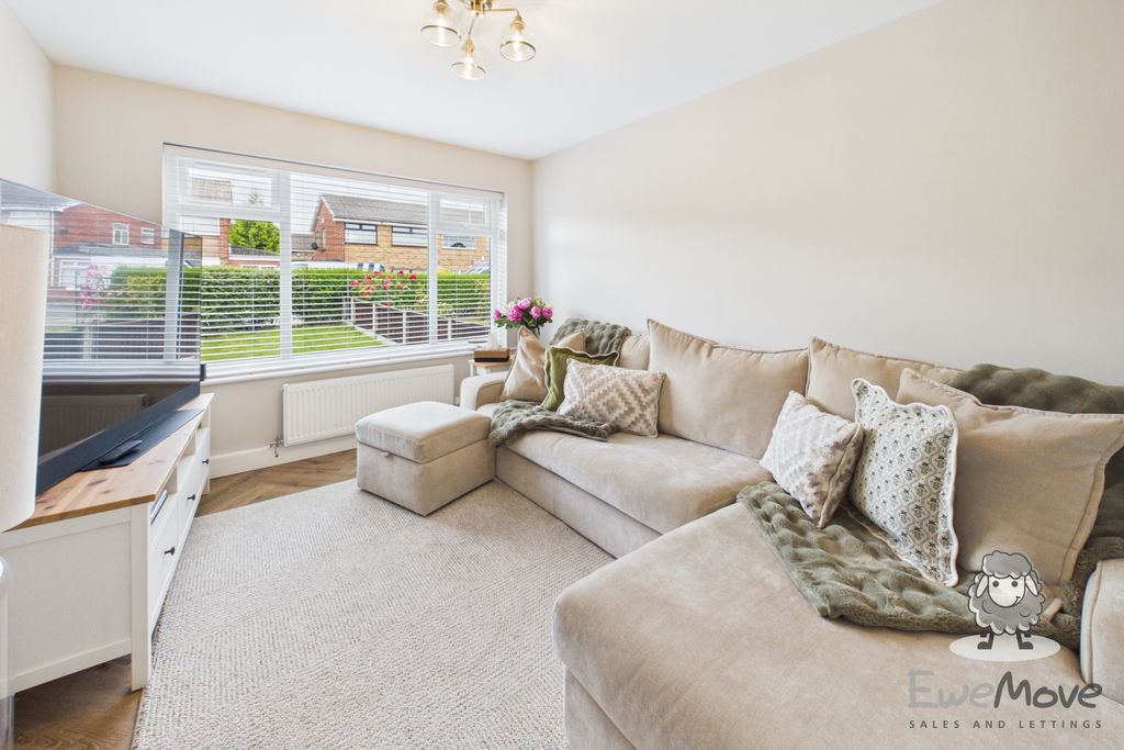 Property photo 2 of 14 4