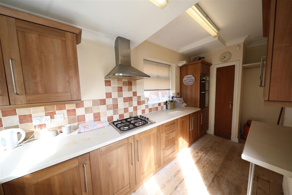 Property photo 2 of 13 Kitchen