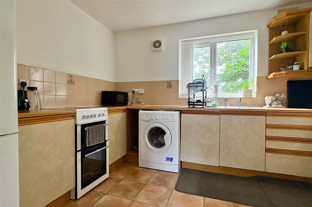 Property photo 2 of 10 Picture No. 17