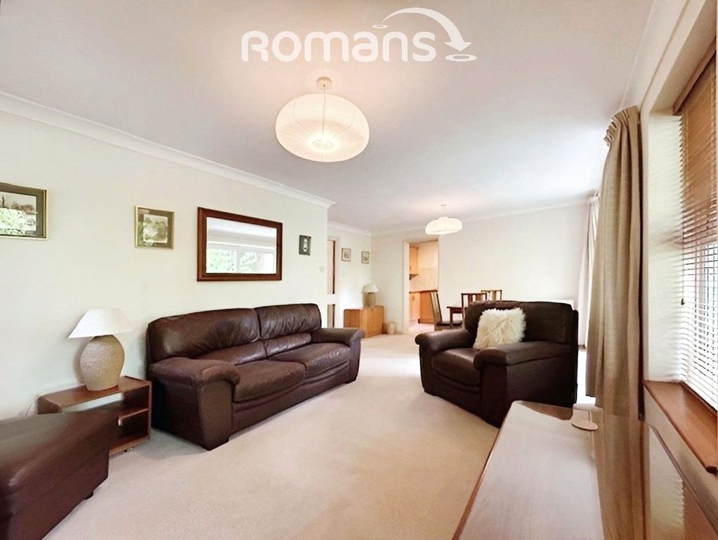 Property photo 2 of 11 Lounge 1