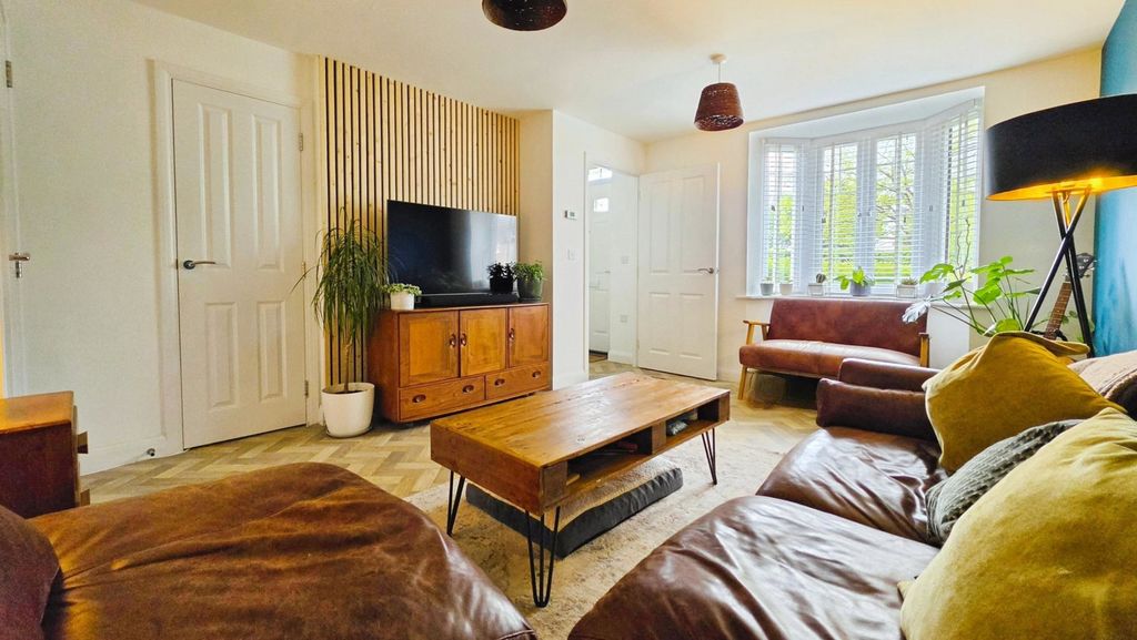 Property photo 2 of 18