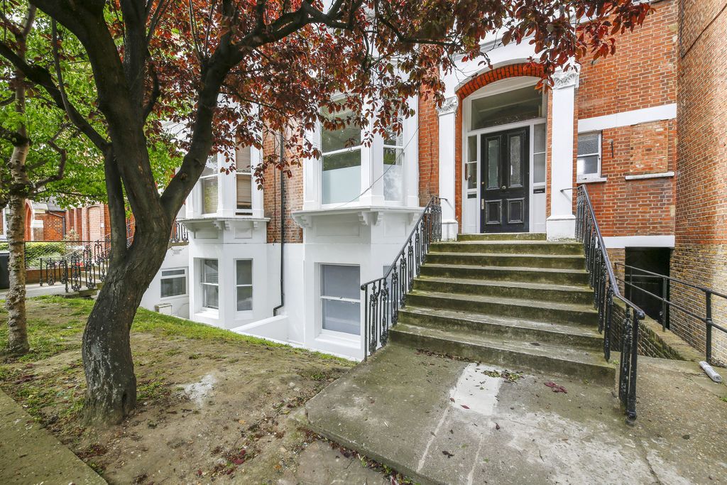 Property photo 1 of 8